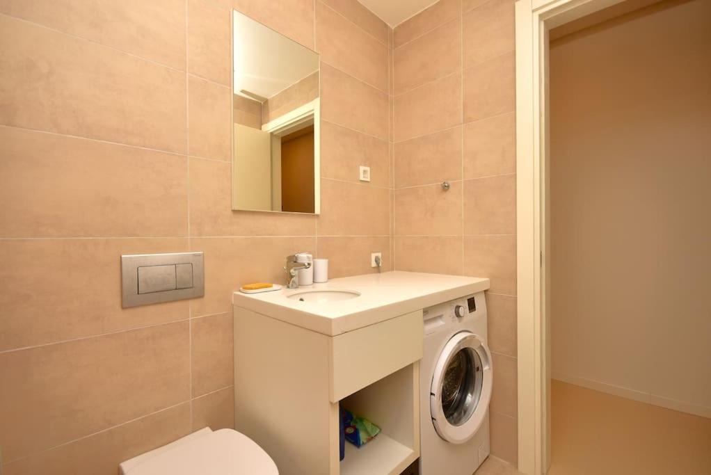Brand New ! Seaside Apt With Poolview & Parking Μπούντβα Εξωτερικό φωτογραφία