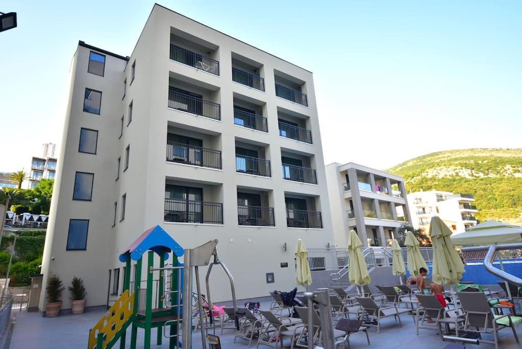 Brand New ! Seaside Apt With Poolview & Parking Μπούντβα Εξωτερικό φωτογραφία